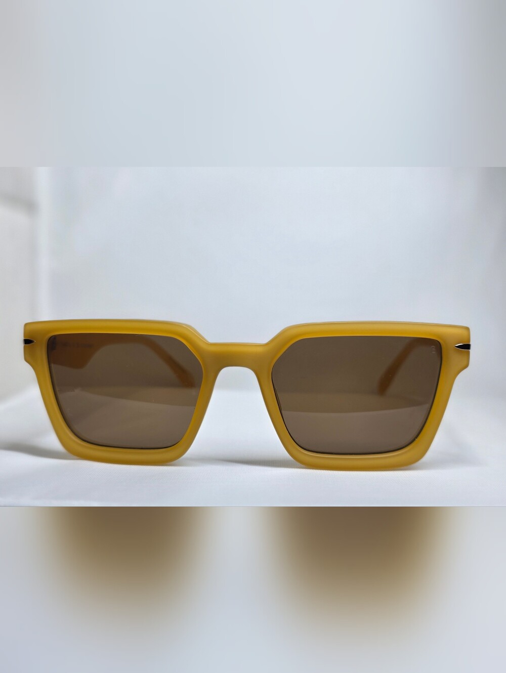 !!Clearance Sale!! Brand New MITA MIO Biscayne Statement Sunglasses